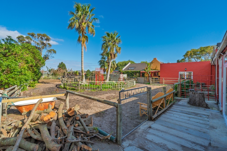 4 Bedroom Property for Sale in Meadowsteads Western Cape